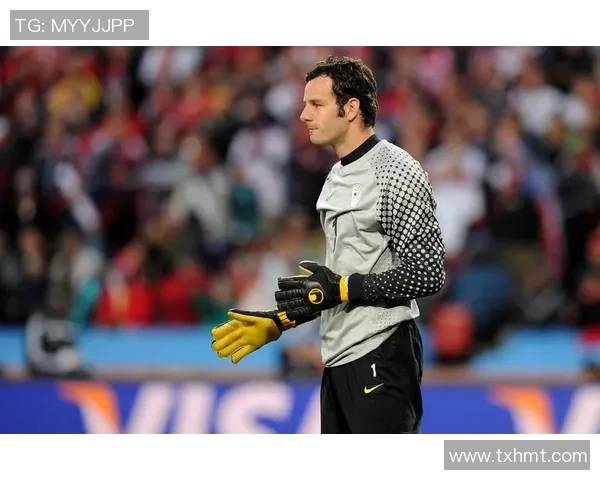 《探秘世界足球门将新星他如何成为顶级守门员的传奇》 《探秘世界足球门将新星他如何成为顶级守门员的传奇》